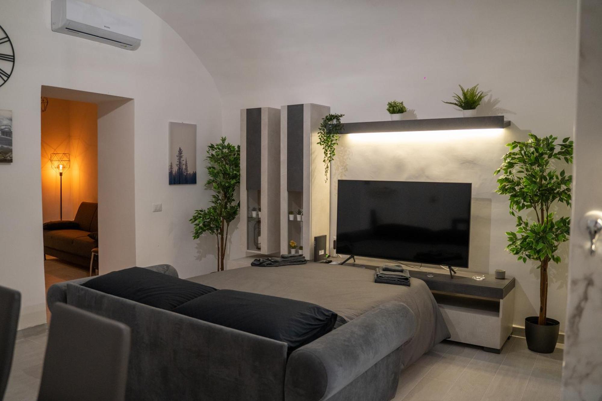Dietro Al Plebiscito Luxury Suite Napoli Exterior foto